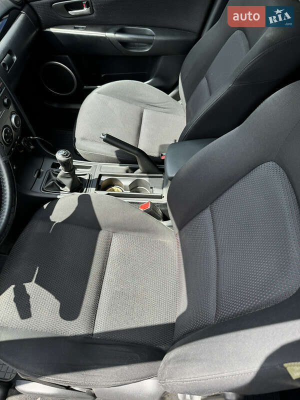 Седан Mazda 3 2006 в Харкові