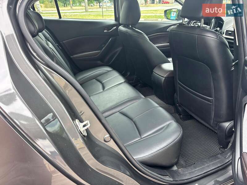 Седан Mazda 3 2018 в Запорожье