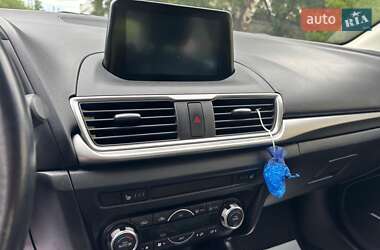 Седан Mazda 3 2018 в 