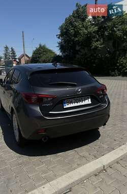 Хэтчбек Mazda 3 2015 в 