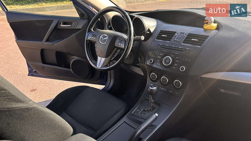 Седан Mazda 3 2013 в Житомире