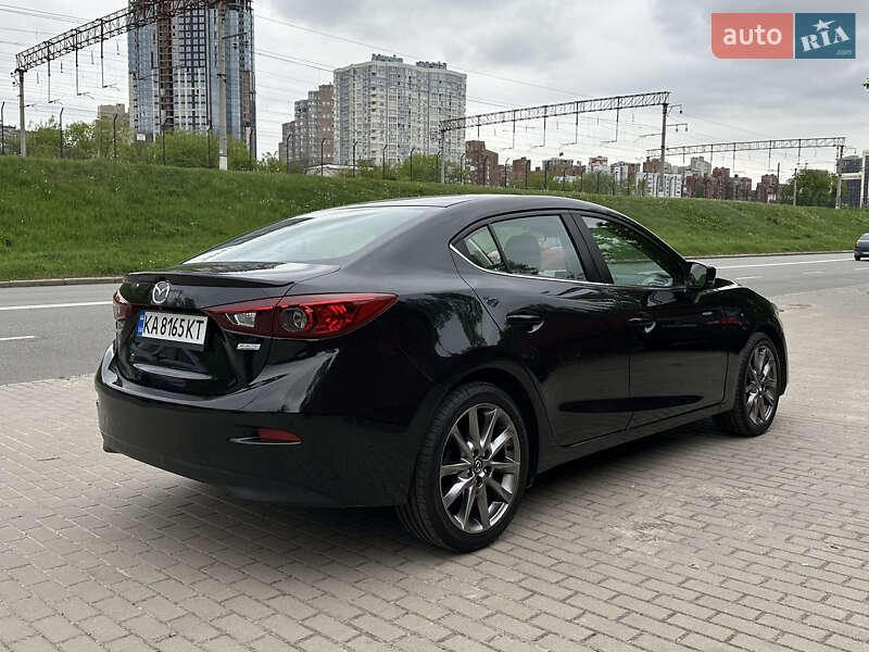 Седан Mazda 3 2018 в Киеве