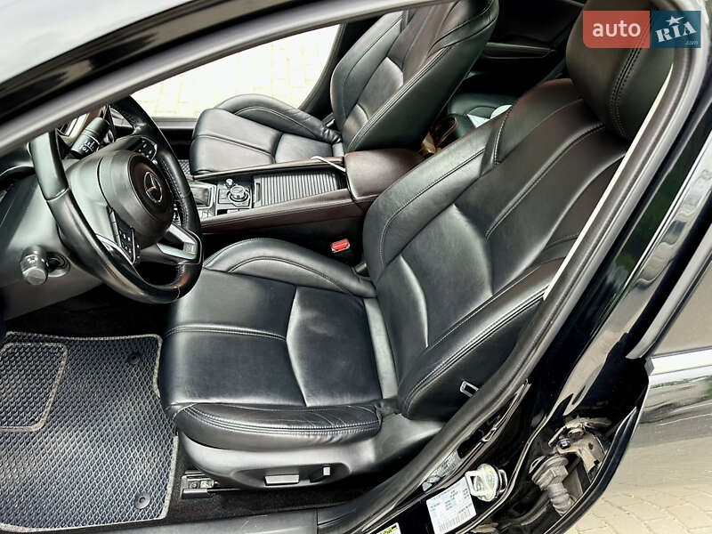 Седан Mazda 3 2018 в Киеве