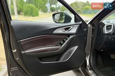Хэтчбек Mazda 3 2017 в 