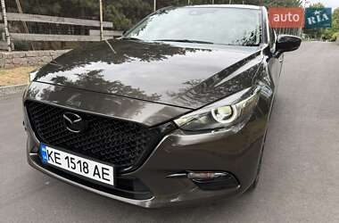 Хэтчбек Mazda 3 2017 в 