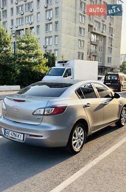Седан Mazda 3 2013 в Дніпрі