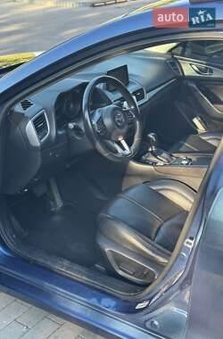 Седан Mazda 3 2017 в 