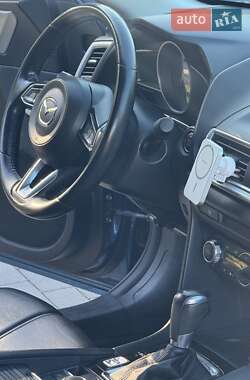 Седан Mazda 3 2017 в 