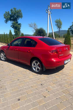 Седан Mazda 3 2004 в Иршаве