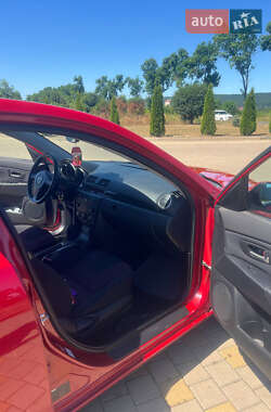 Седан Mazda 3 2004 в 