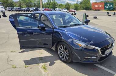 Седан Mazda 3 2018 в 