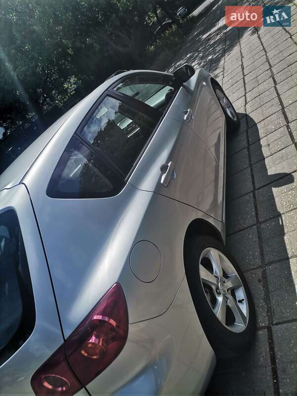 Хэтчбек Mazda 3 2003 в Запорожье