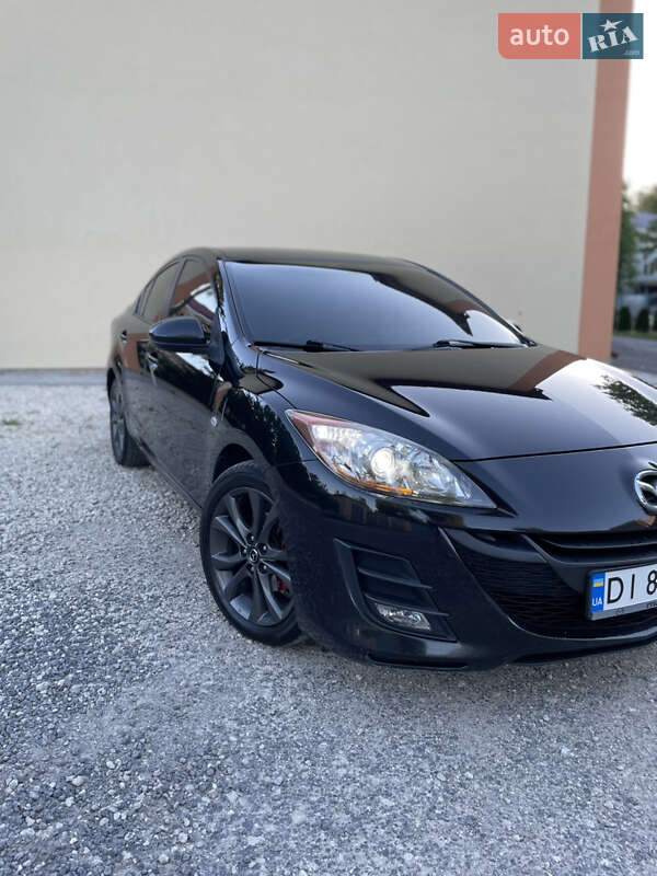 Седан Mazda 3 2009 в Волочиську