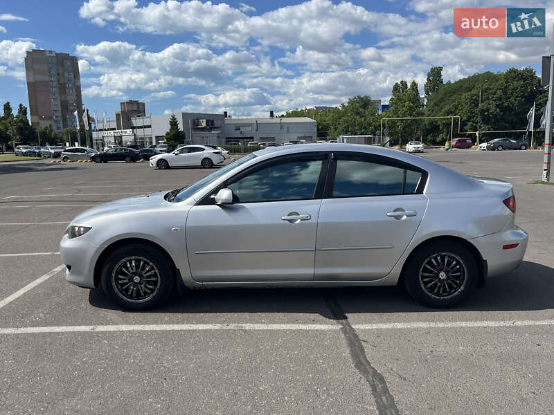 Седан Mazda 3 2004 в Березанке