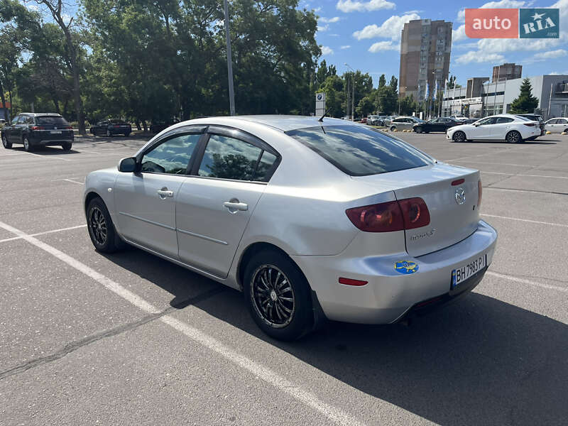 Седан Mazda 3 2004 в Березанке
