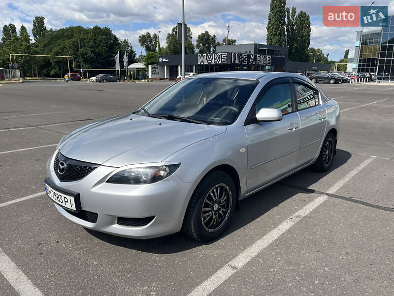 Седан Mazda 3 2004 в Березанке