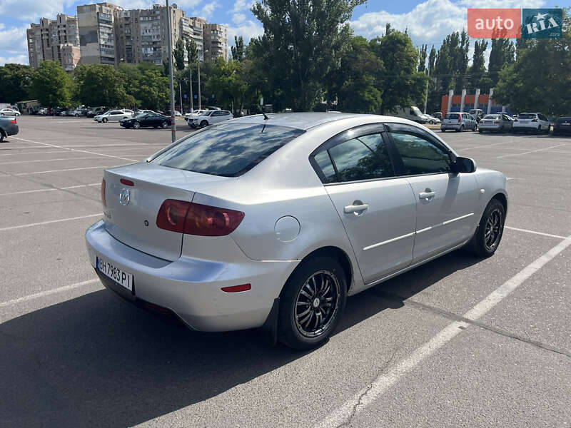 Седан Mazda 3 2004 в Березанке