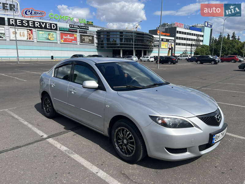 Седан Mazda 3 2004 в Березанке