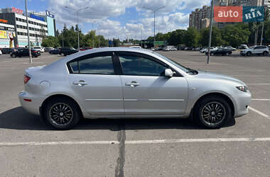 Седан Mazda 3 2004 в Березанці