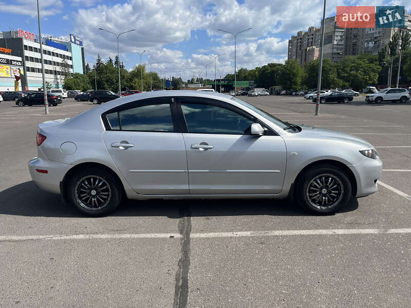 Седан Mazda 3 2004 в Одесі