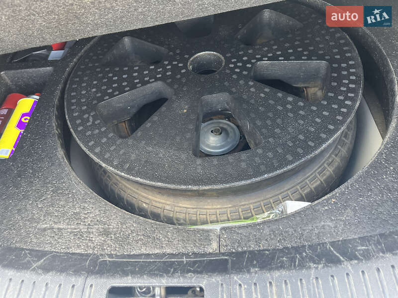Седан Mazda 3 2004 в Березанке