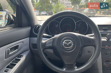 Седан Mazda 3 2004 в Березанці