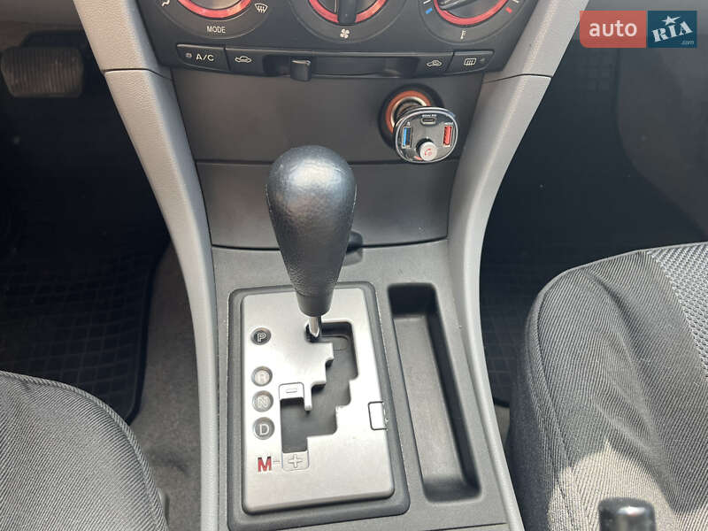 Седан Mazda 3 2004 в Березанке