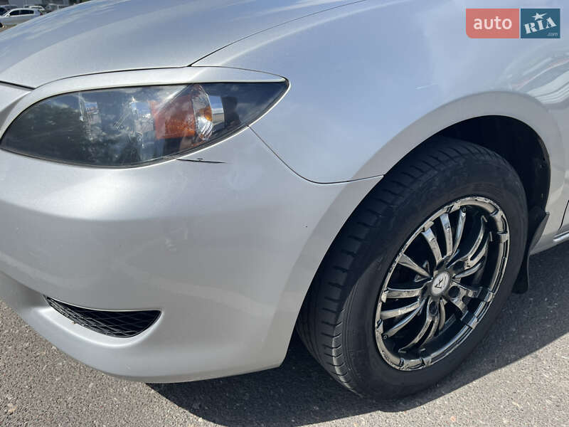 Седан Mazda 3 2004 в Березанке