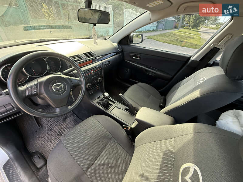 Седан Mazda 3 2005 в Миргороде