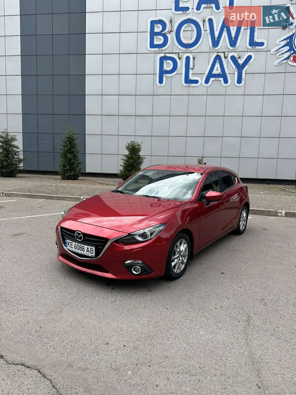 Хэтчбек Mazda 3 2016 в 