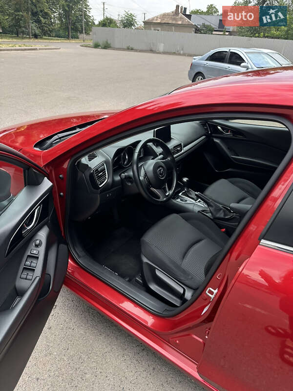 Хэтчбек Mazda 3 2016 в Кривом Роге