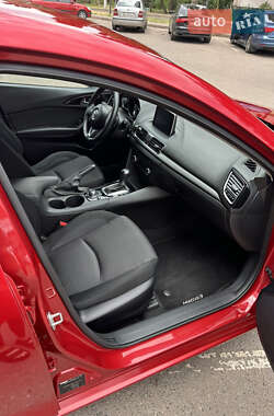 Хэтчбек Mazda 3 2016 в 