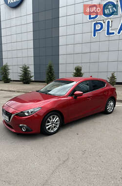 Хэтчбек Mazda 3 2016 в 