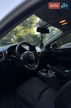Седан Mazda 3 2015 в 