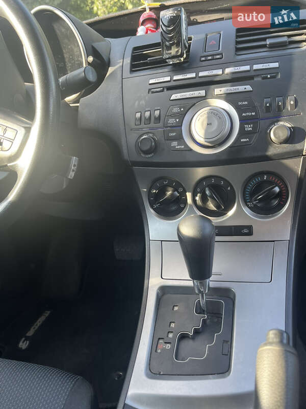 Седан Mazda 3 2009 в Чернигове
