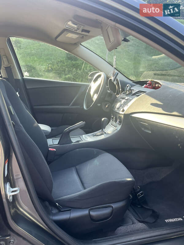 Седан Mazda 3 2009 в Чернигове