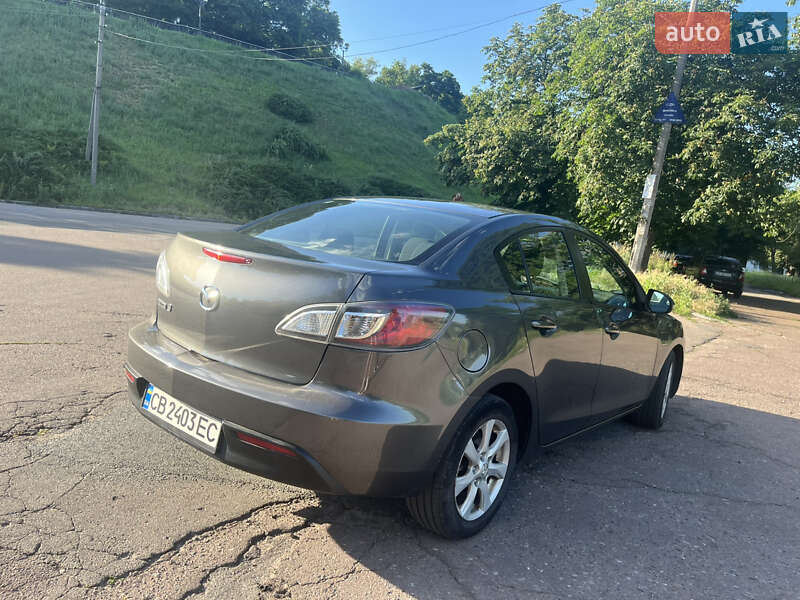 Седан Mazda 3 2009 в Чернигове