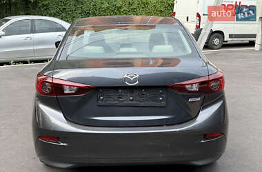 Седан Mazda 3 2015 в 