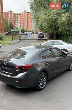 Седан Mazda 3 2015 в 