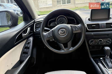 Седан Mazda 3 2015 в 