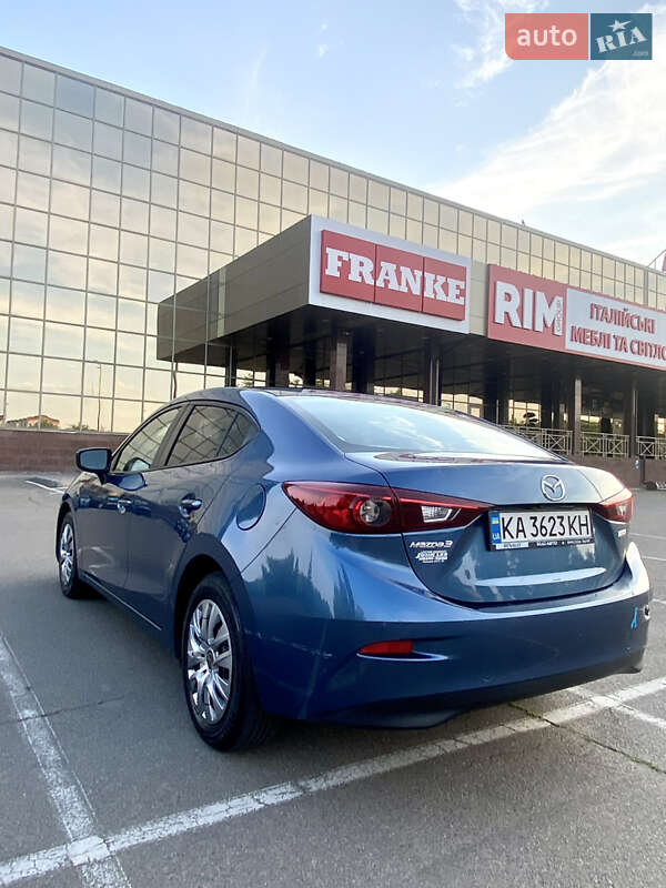 Седан Mazda 3 2017 в Киеве