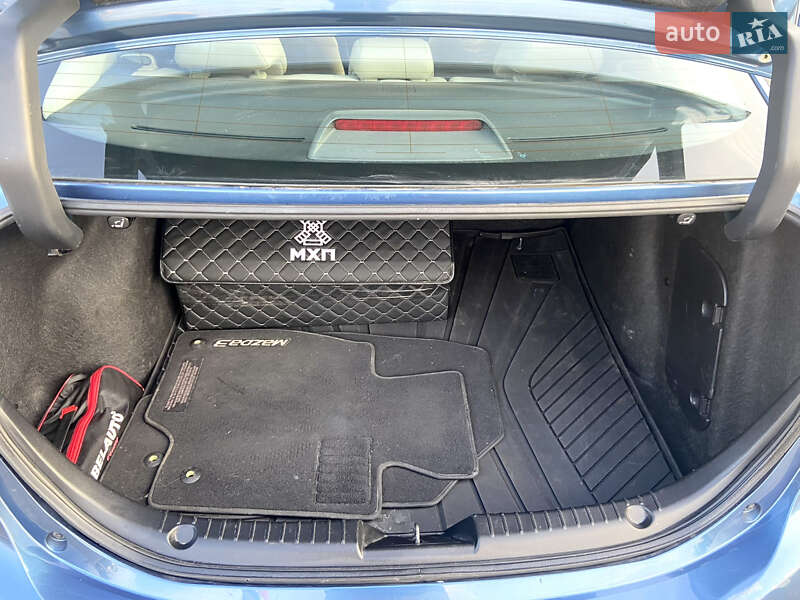 Седан Mazda 3 2017 в Киеве