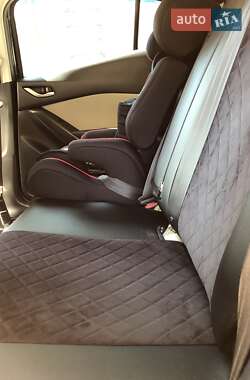 Седан Mazda 3 2014 в Днепре