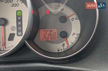 Седан Mazda 3 2004 в 