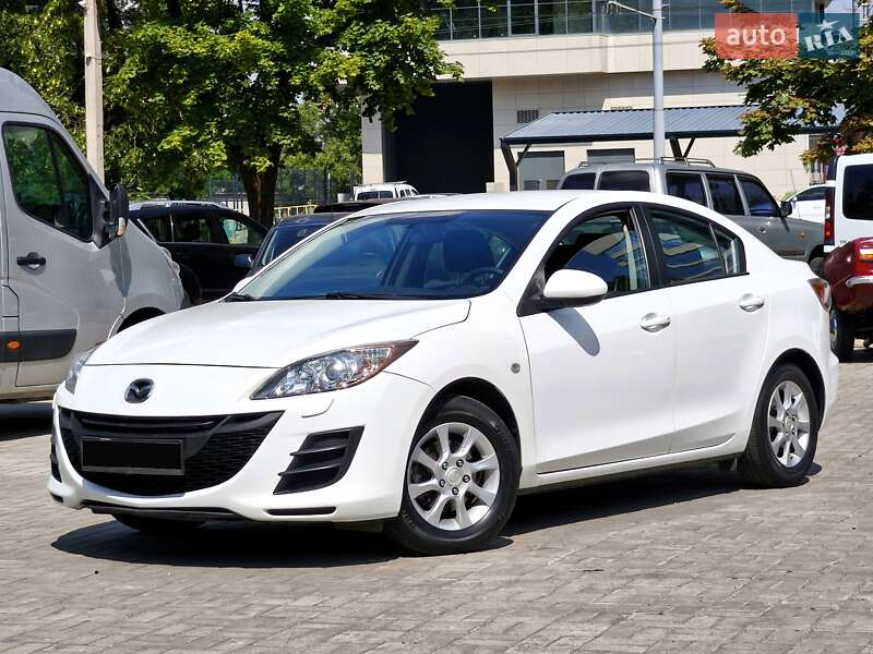 Седан Mazda 3 2010 в Дніпрі
