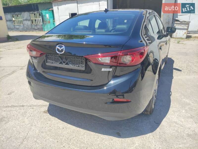 Седан Mazda 3 2017 в Запорожье