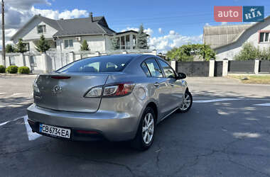 Седан Mazda 3 2010 в 