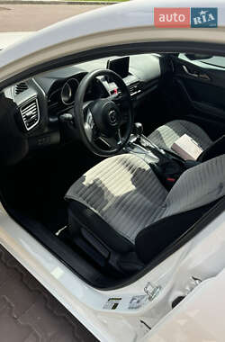 Хэтчбек Mazda 3 2015 в 
