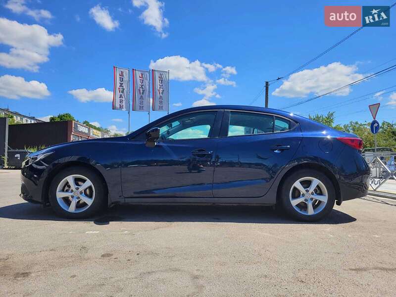 Седан Mazda 3 2016 в Кропивницком