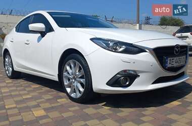 Седан Mazda 3 2016 в Днепре